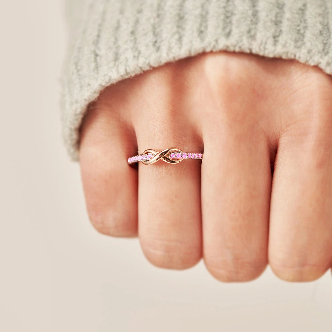 Skab opmærksomhed om brystkræft – Pink Infinity-diamantring [KØB 1, FÅ 1 GRATIS]
