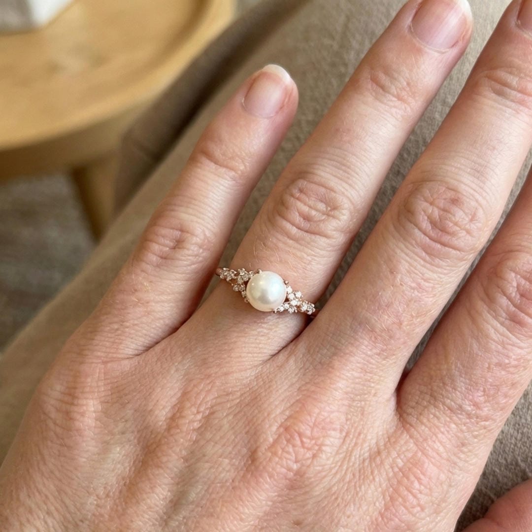 Pearl Blossom Forlovelsesring