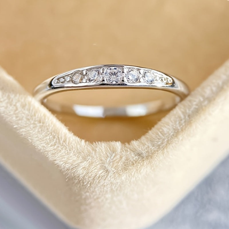 Hvidguldsring med micro-pavé zirkonia