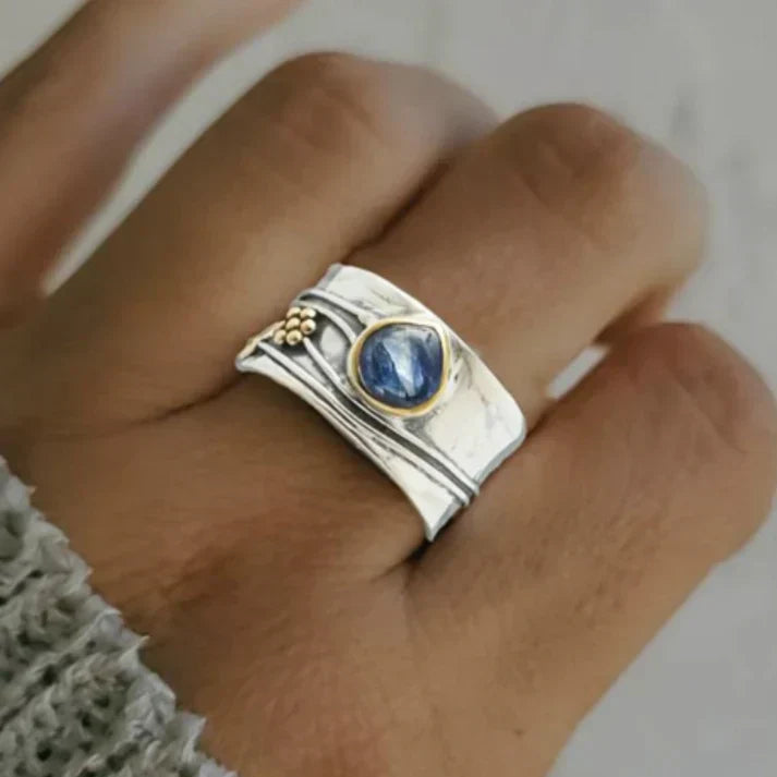Vintage ring med blå safir, sølvbelagt