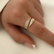 Elegant Guldring med Funklende Sten