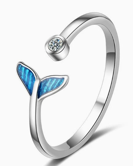 Justerbar ring med farverig delfinhale