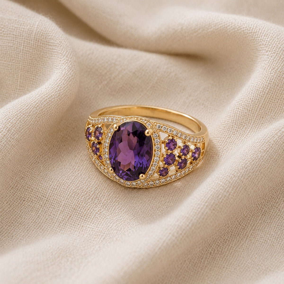 Oval ametyst-ring med zirkonia