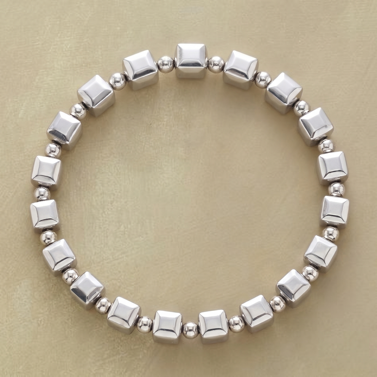 Vintage armbånd med kubiske sølvperler