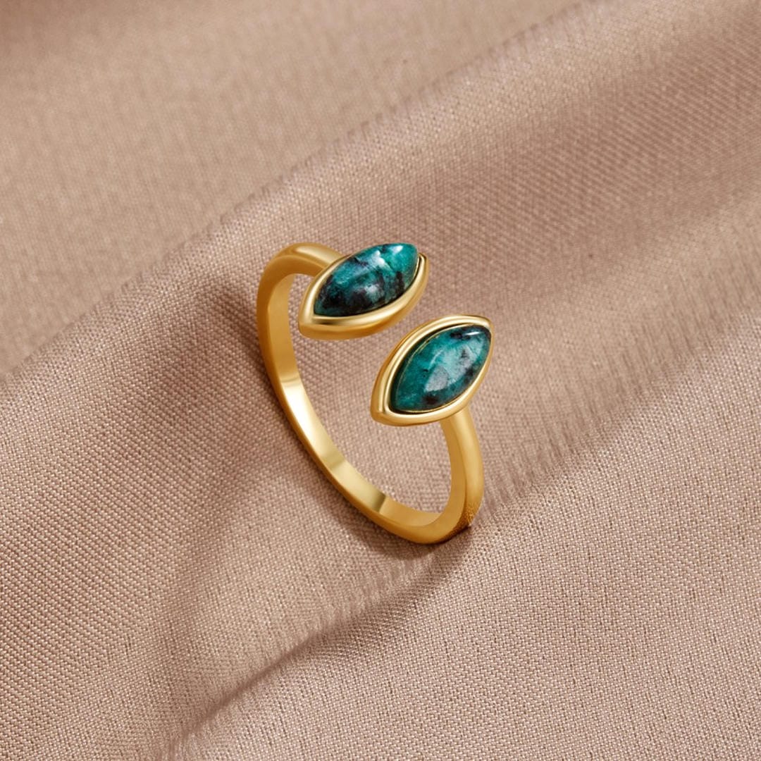 Justerbar Luxe Emerald Ring med Omslag