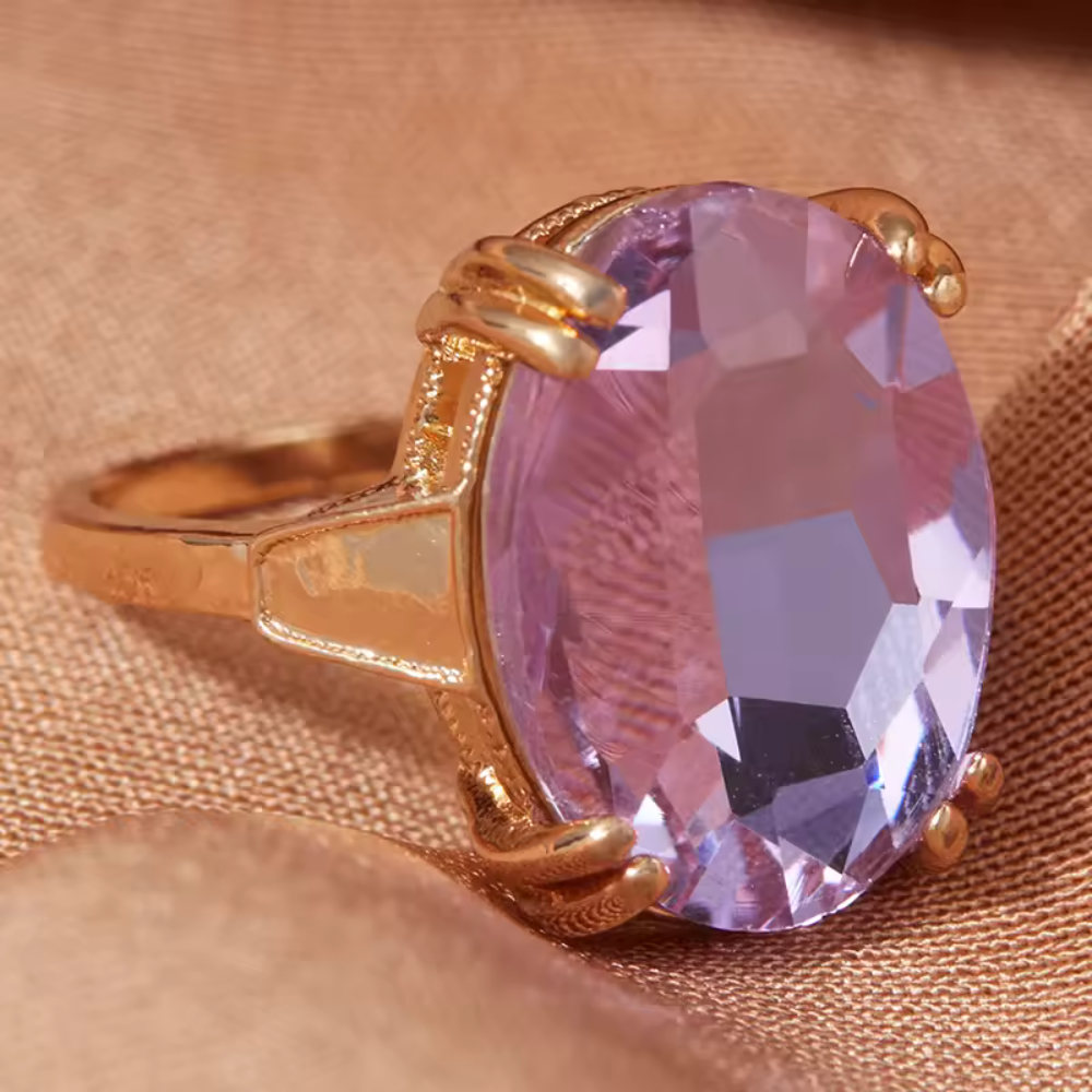 Minimalistiske charmerende ovale ringe med lilla sten